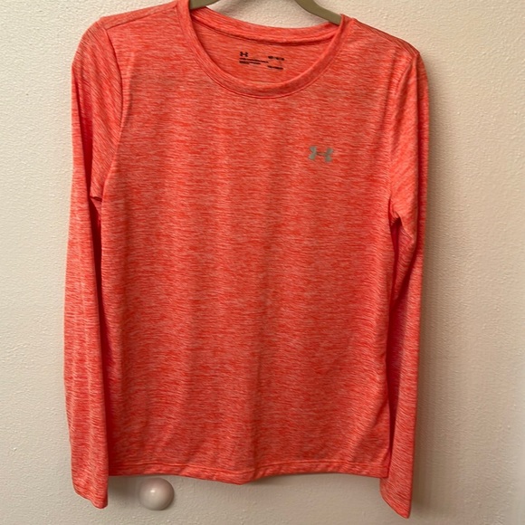Woman’s Under Armor Tee Size M EUC - Picture 2 of 4